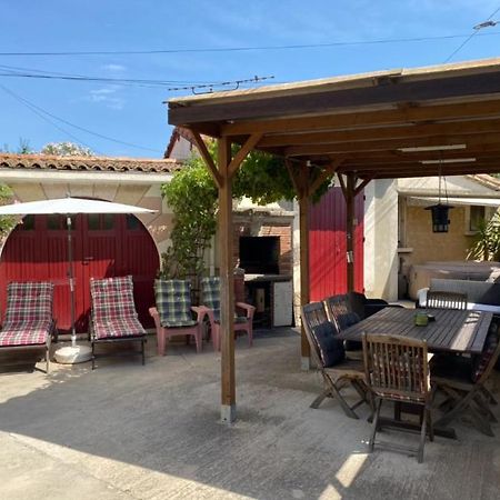 Appartement Tout Confort Avec Parking Ferme Arles Eksteriør billede