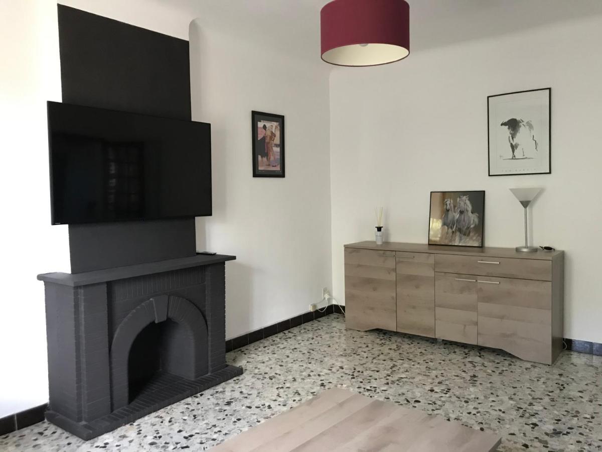 Appartement Tout Confort Avec Parking Ferme Arles Eksteriør billede