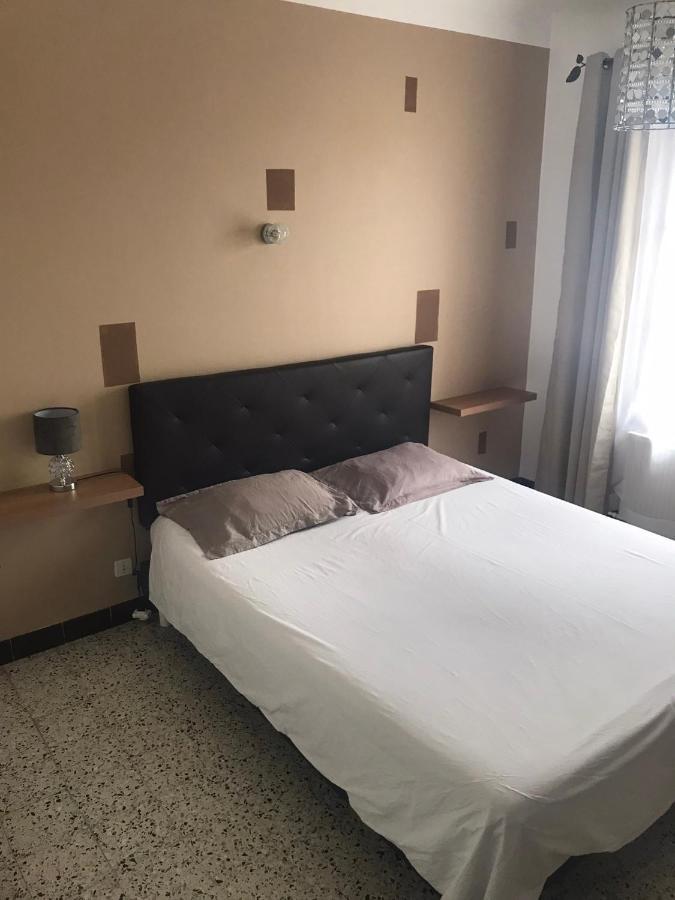 Appartement Tout Confort Avec Parking Ferme Arles Eksteriør billede