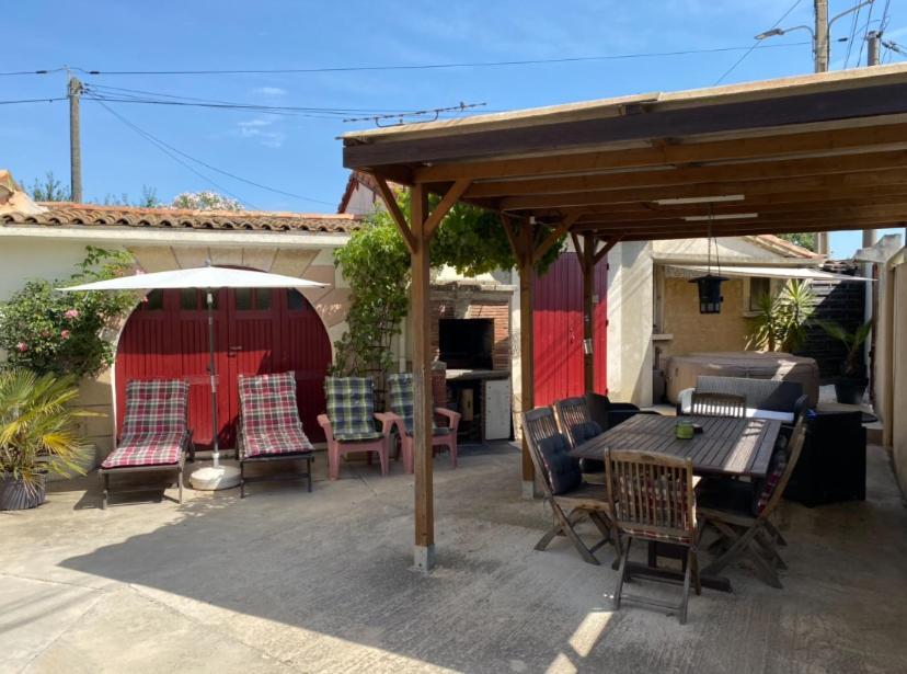 Appartement Tout Confort Avec Parking Ferme Arles Eksteriør billede