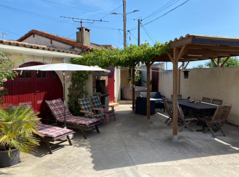 Appartement Tout Confort Avec Parking Ferme Arles Eksteriør billede